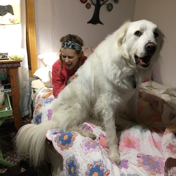 Hi I’m Amber! I started this closet to help my mom with my medical expenses. - Picture 9 of 11